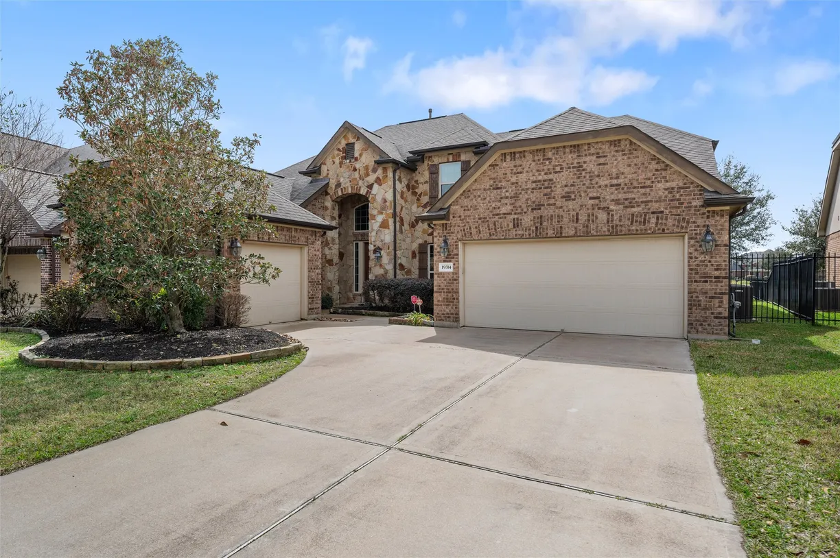 Houston Real Estate | View 19314 Stanton Lake Drive | 5 Beds, 4 Baths