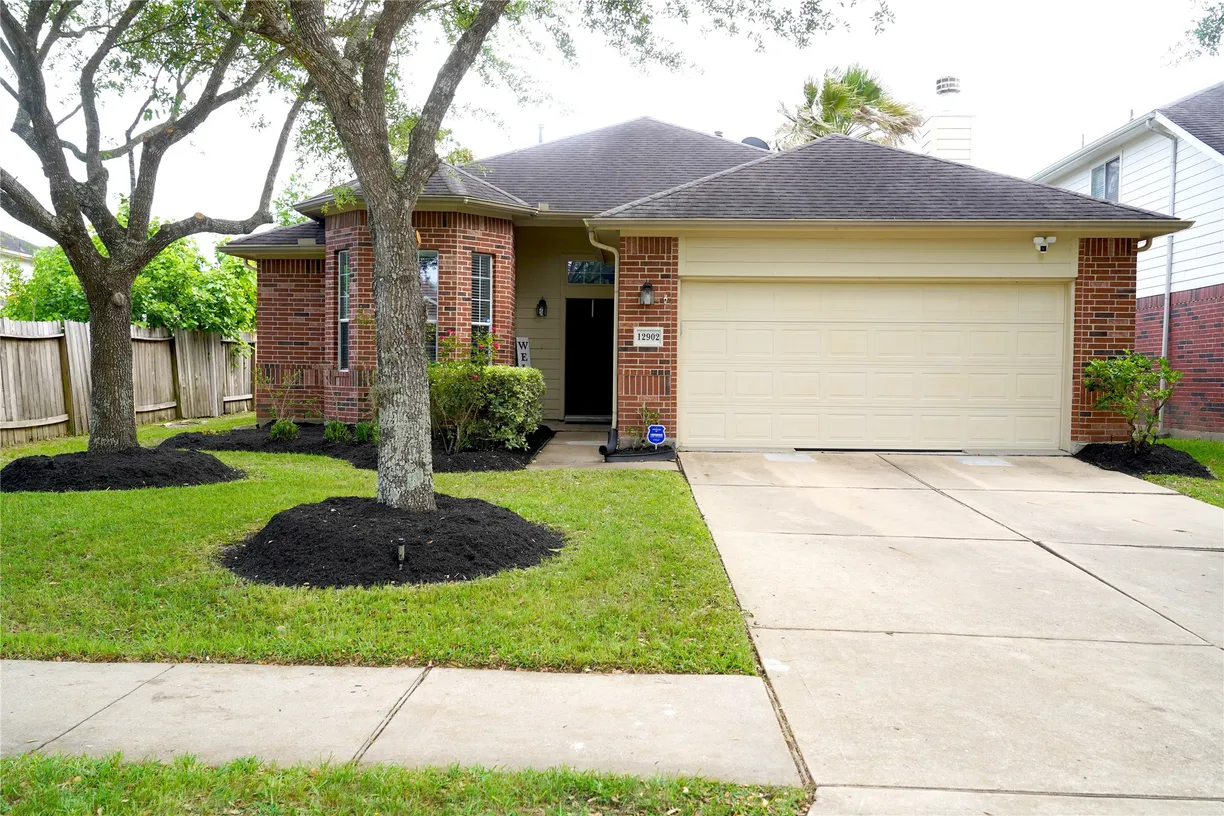 Houston Real Estate | View 12902 Meadow Springs Drive | 3 Beds, 2 Baths