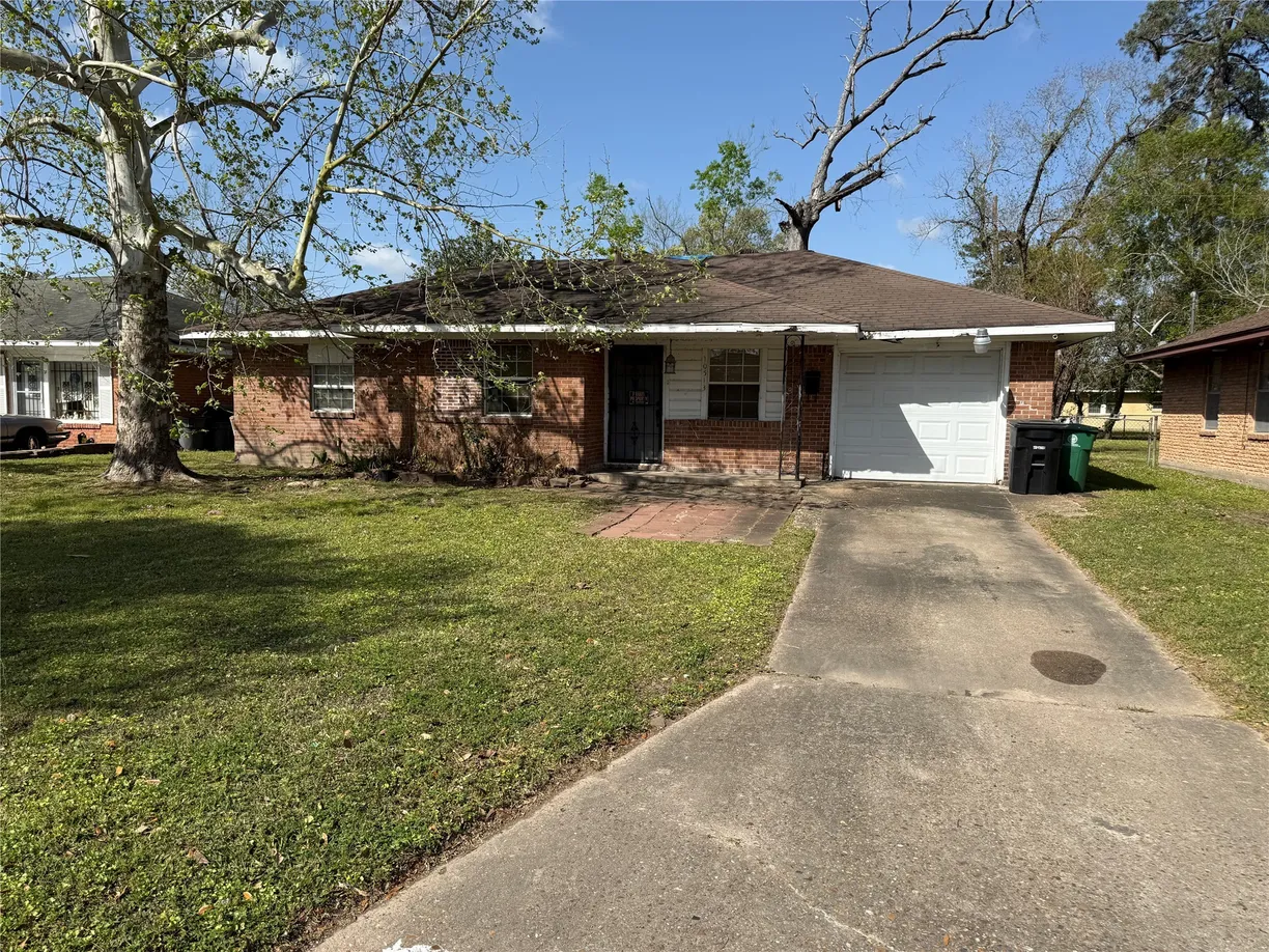 Houston Real Estate | View 10513 Wolbrook Street | 3 Beds, 1 Bath