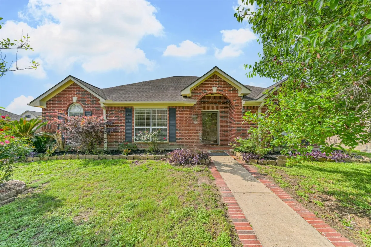 Houston Real Estate | View 3519 Dry Creek Drive | 4 Beds, 4 Baths