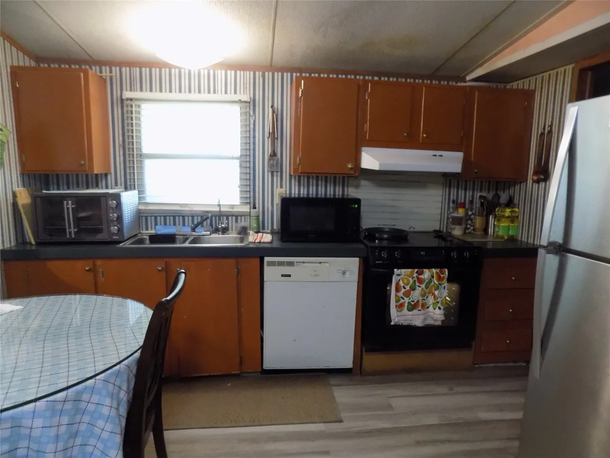 Houston Real Estate | View 27308 Royal Coach | Listing