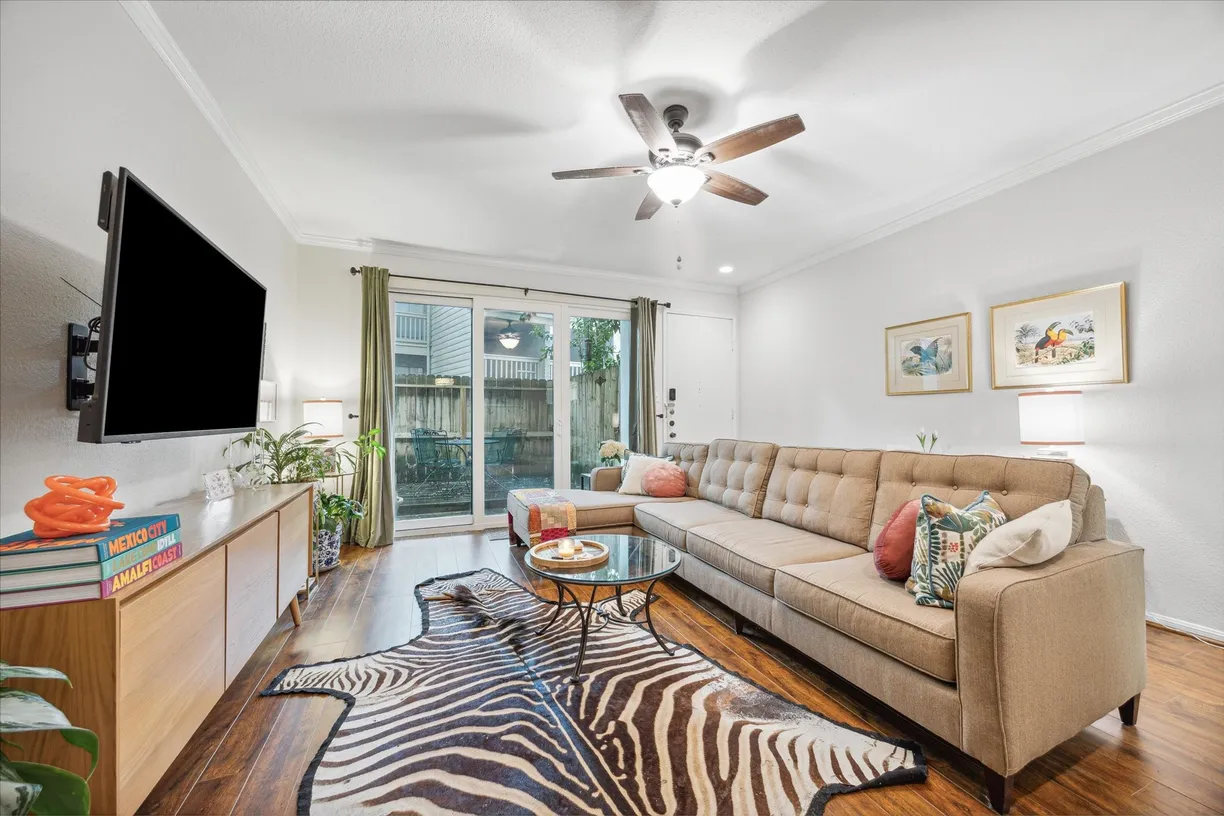 Houston Real Estate | View 2100 Tanglewilde Street, 297 | Listing