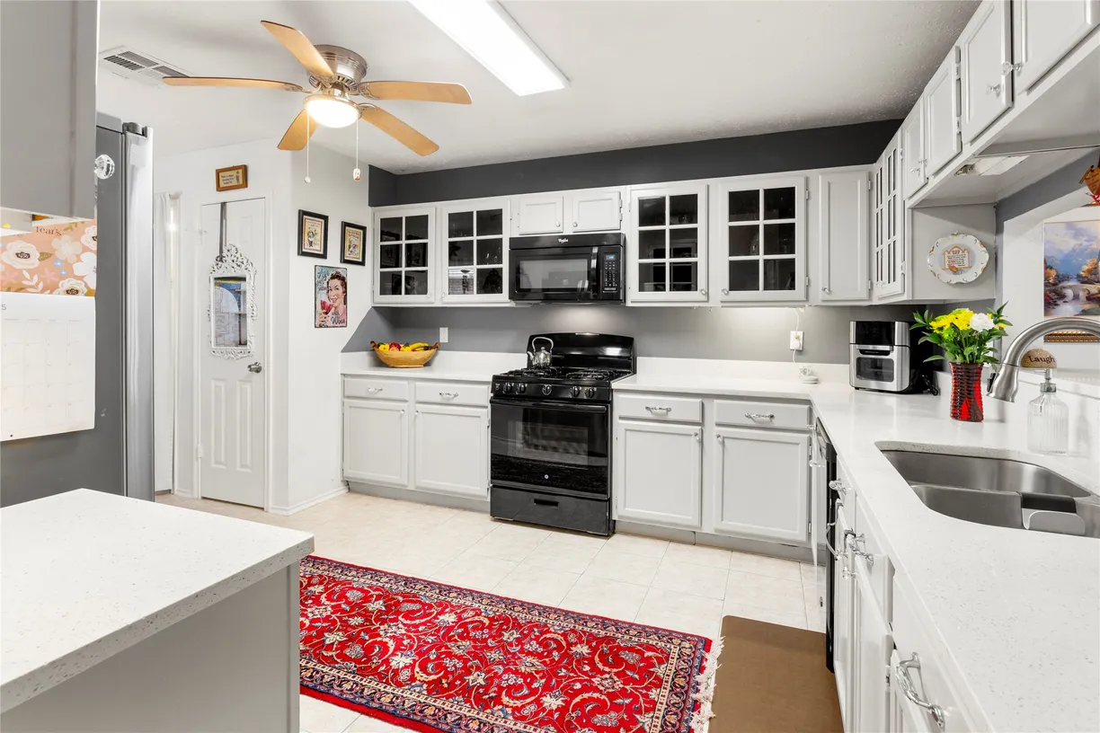 Houston Real Estate | View 3327 S Country Meadows | Listing