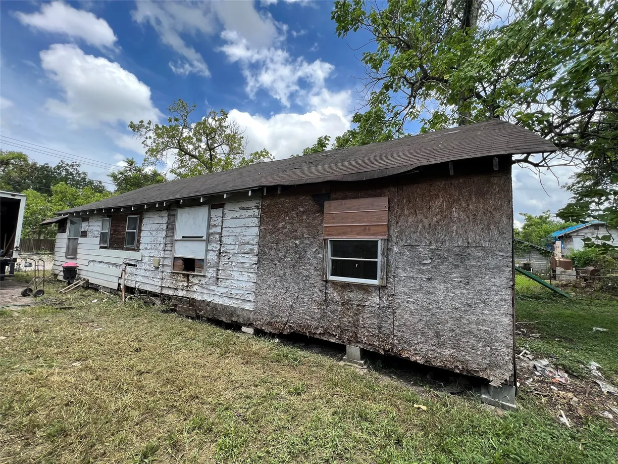 Houston Real Estate | View 7004 Market Street