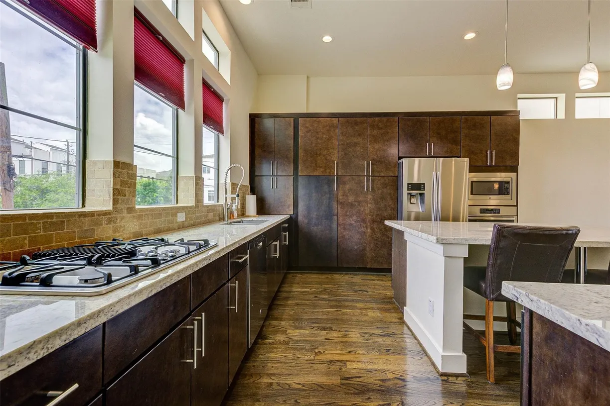 Houston Real Estate | View 1620 Alamo Street | 3 Beds, 3 Baths