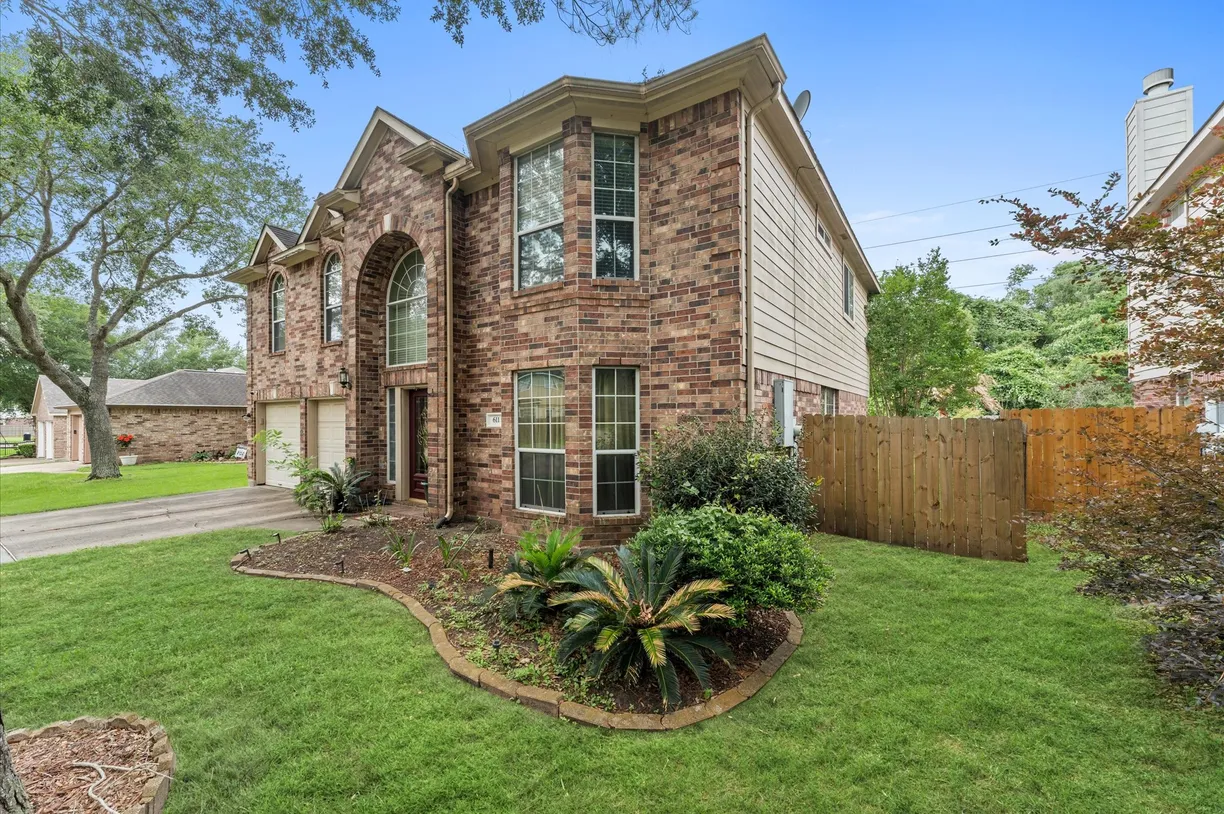 Houston Real Estate | View 611 Brazos Trace Drive | Listing