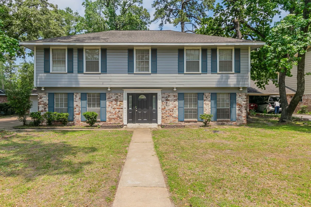 Houston Real Estate | View 1119 Whitestone Lane | 4 Beds, 2 Baths