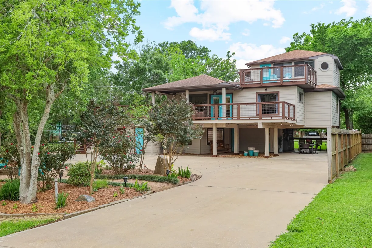 Houston Real Estate | View 224 Clear Lake Road | Listing