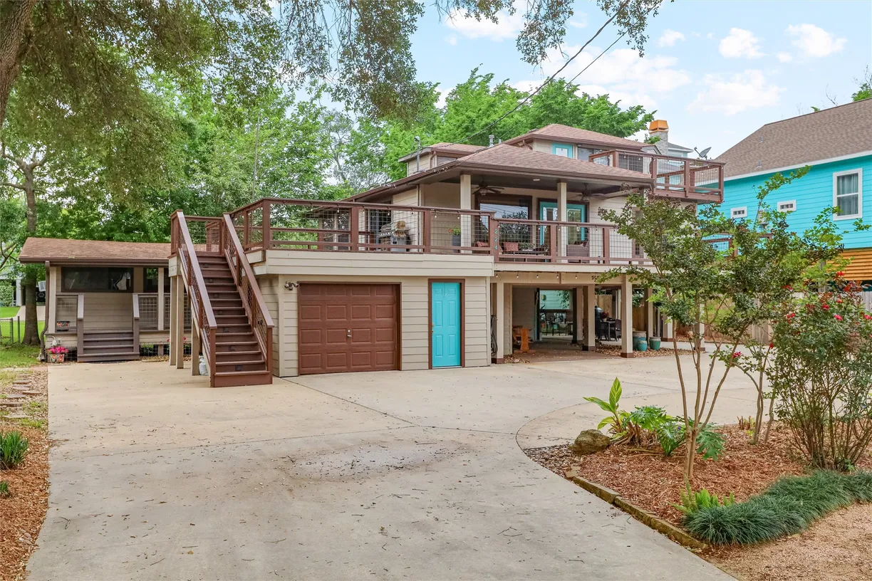 Houston Real Estate | View 224 Clear Lake Road | Listing