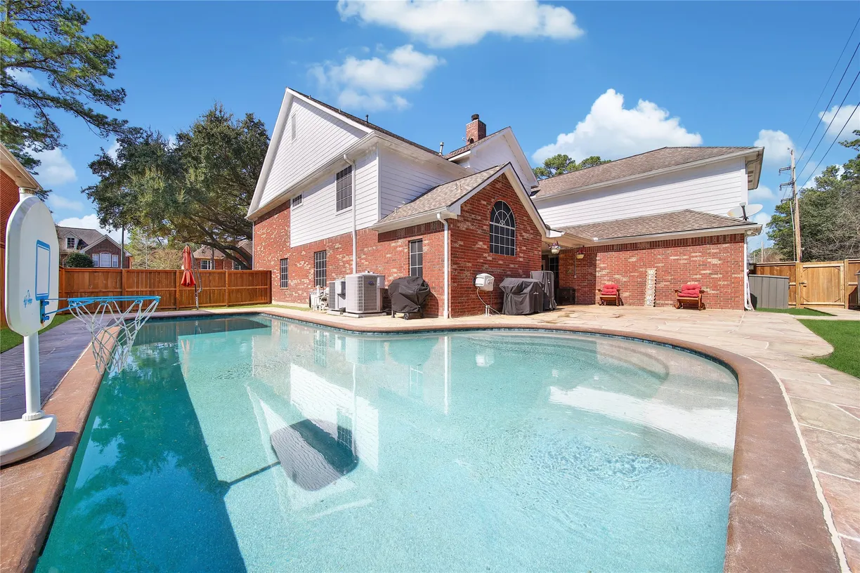 Houston Real Estate | View 16702 Avenfield Road | Listing