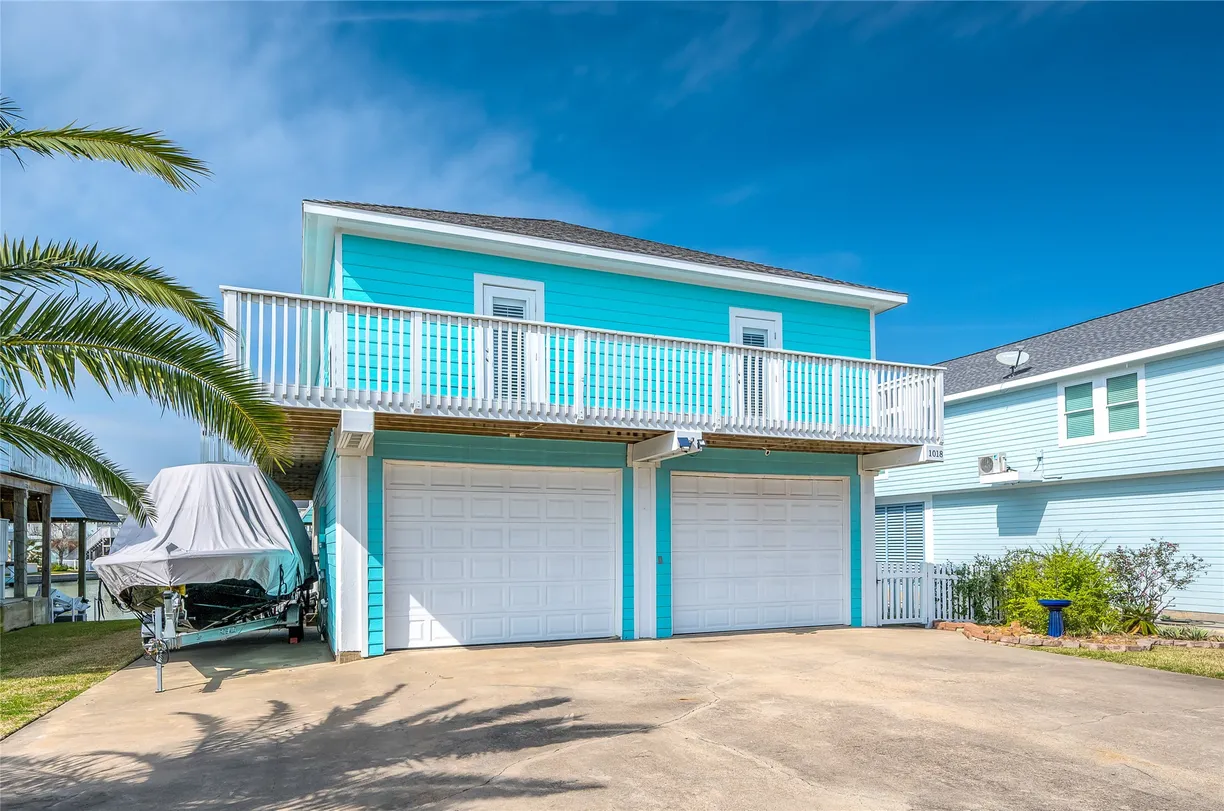 Houston Real Estate | View 1018 Tiki Drive | 3 Beds, 2 Baths