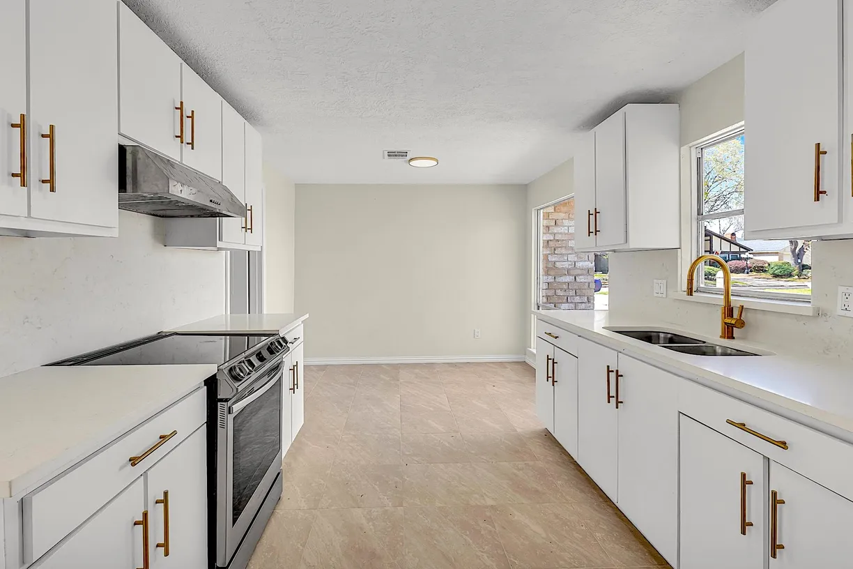 Houston Real Estate | View 231 Andorra Lane | Listing
