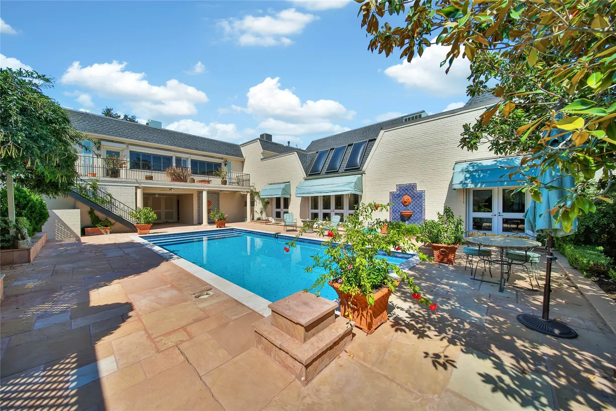 Houston Real Estate | View 535 Bolton Place | 4 Beds, 4 Baths