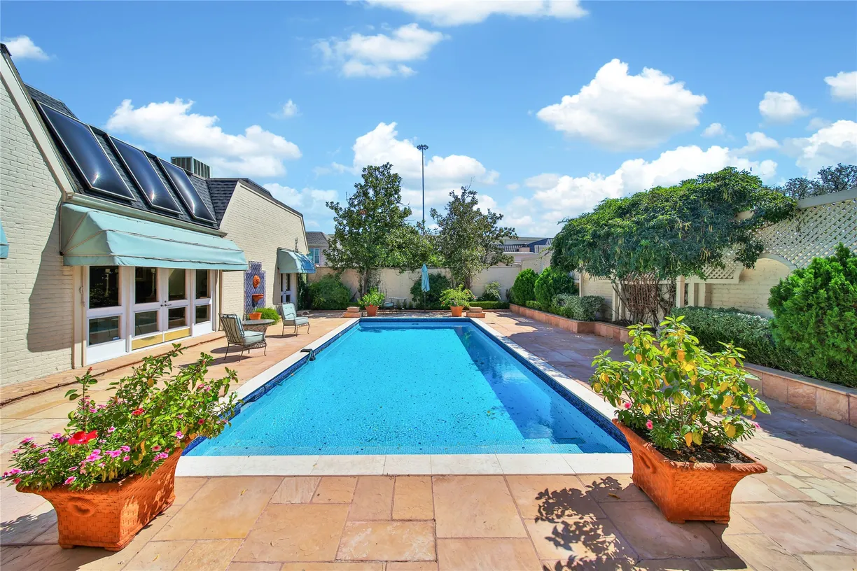 Houston Real Estate | View 535 Bolton Place | Listing