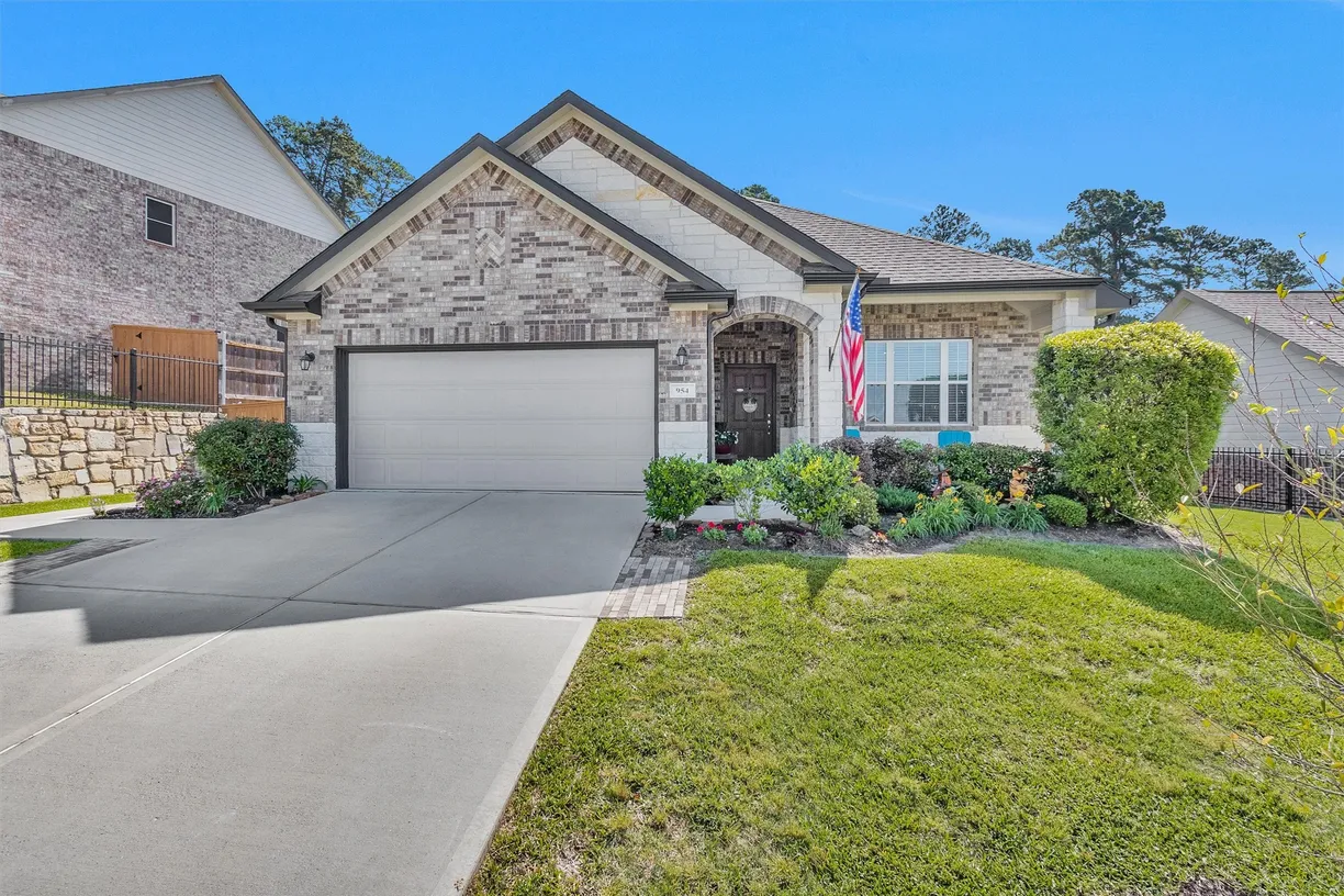 The Woodlands Real Estate | View 954 Golden Willow Lane | Listing