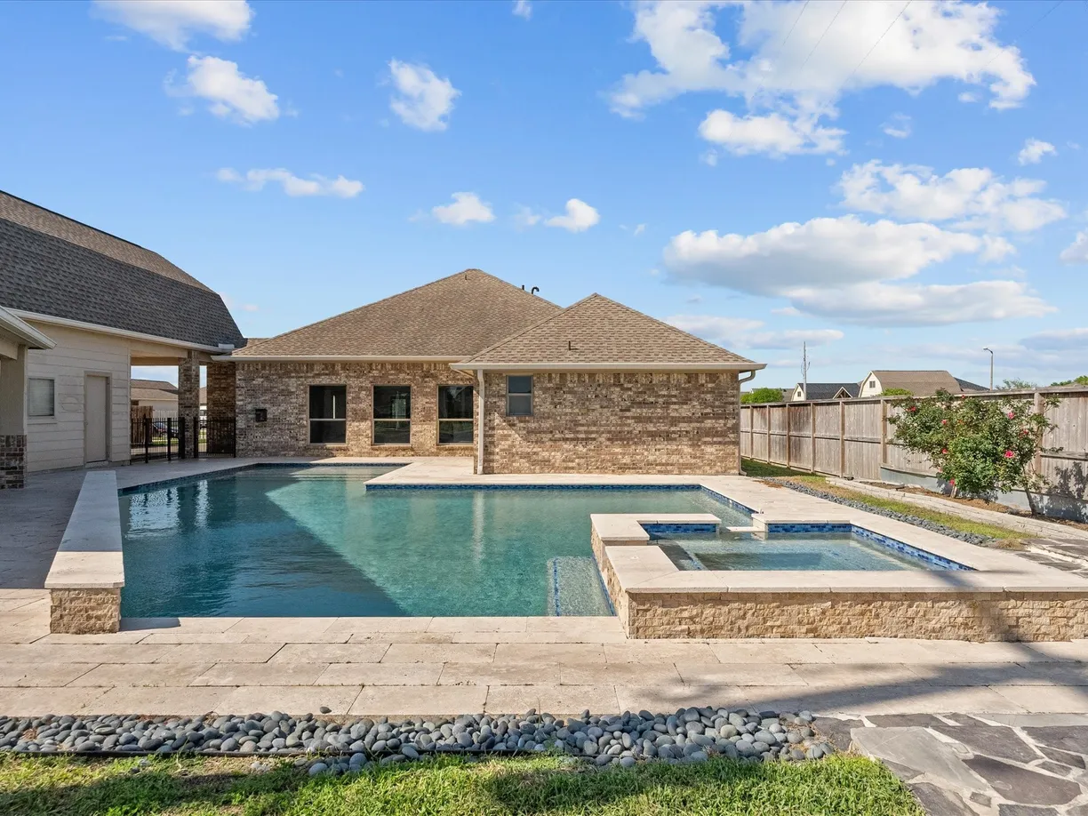 Houston Real Estate | View 2001 Sedona Drive | Listing
