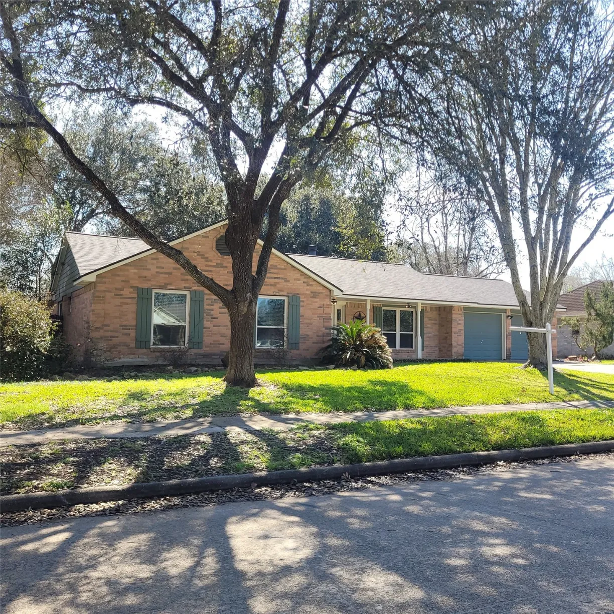 Houston Real Estate | View 1310 Piney Woods Drive | 3 Beds, 2 Baths