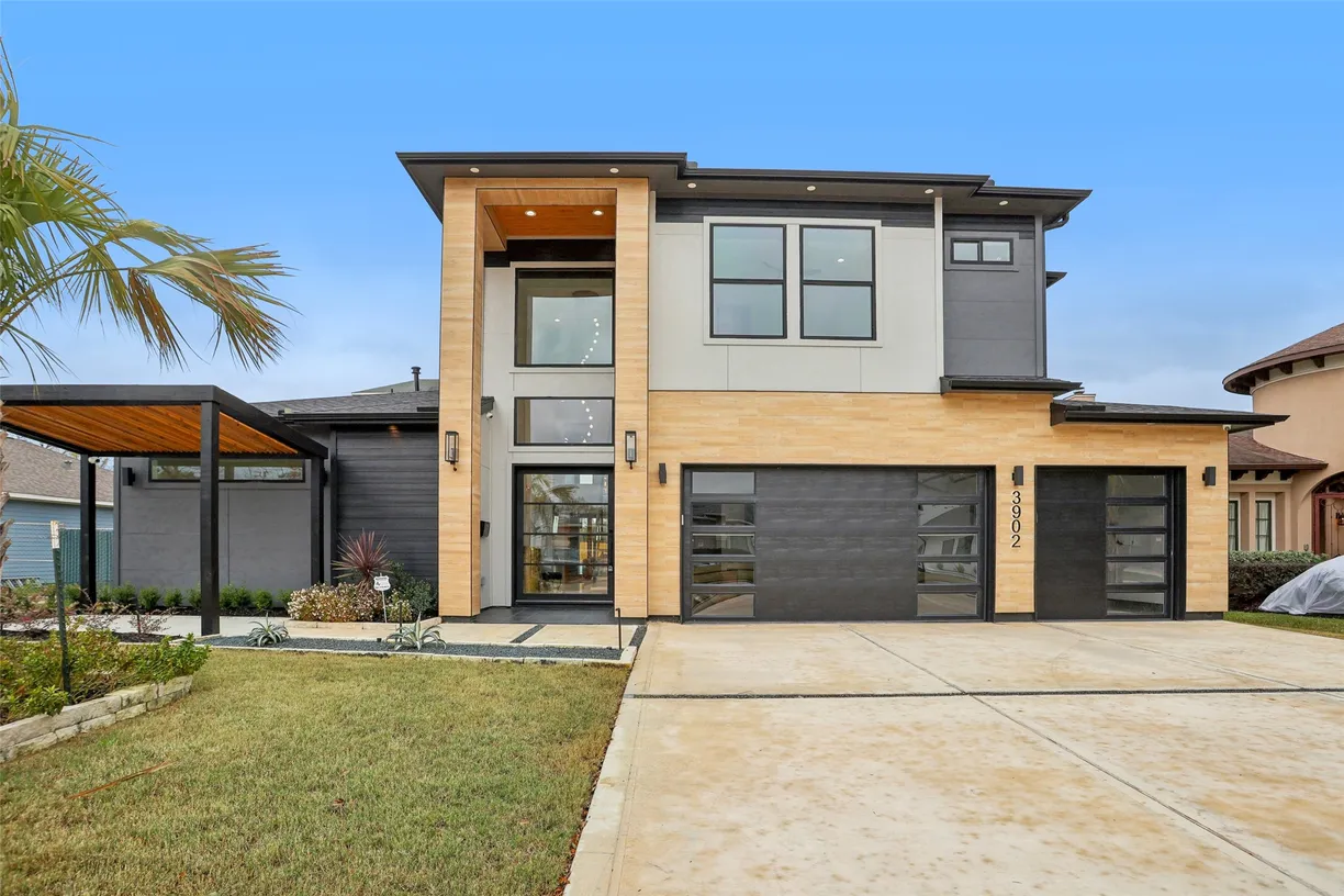 Houston Real Estate | View 3902 Charleston Street | 5 Beds, 4 Baths