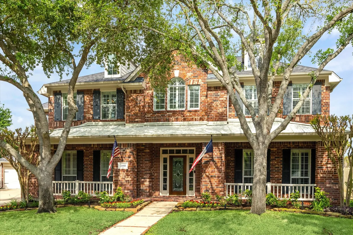 Houston Real Estate | View 20911 Blooming Pear Court | 6 Beds, 3 Baths