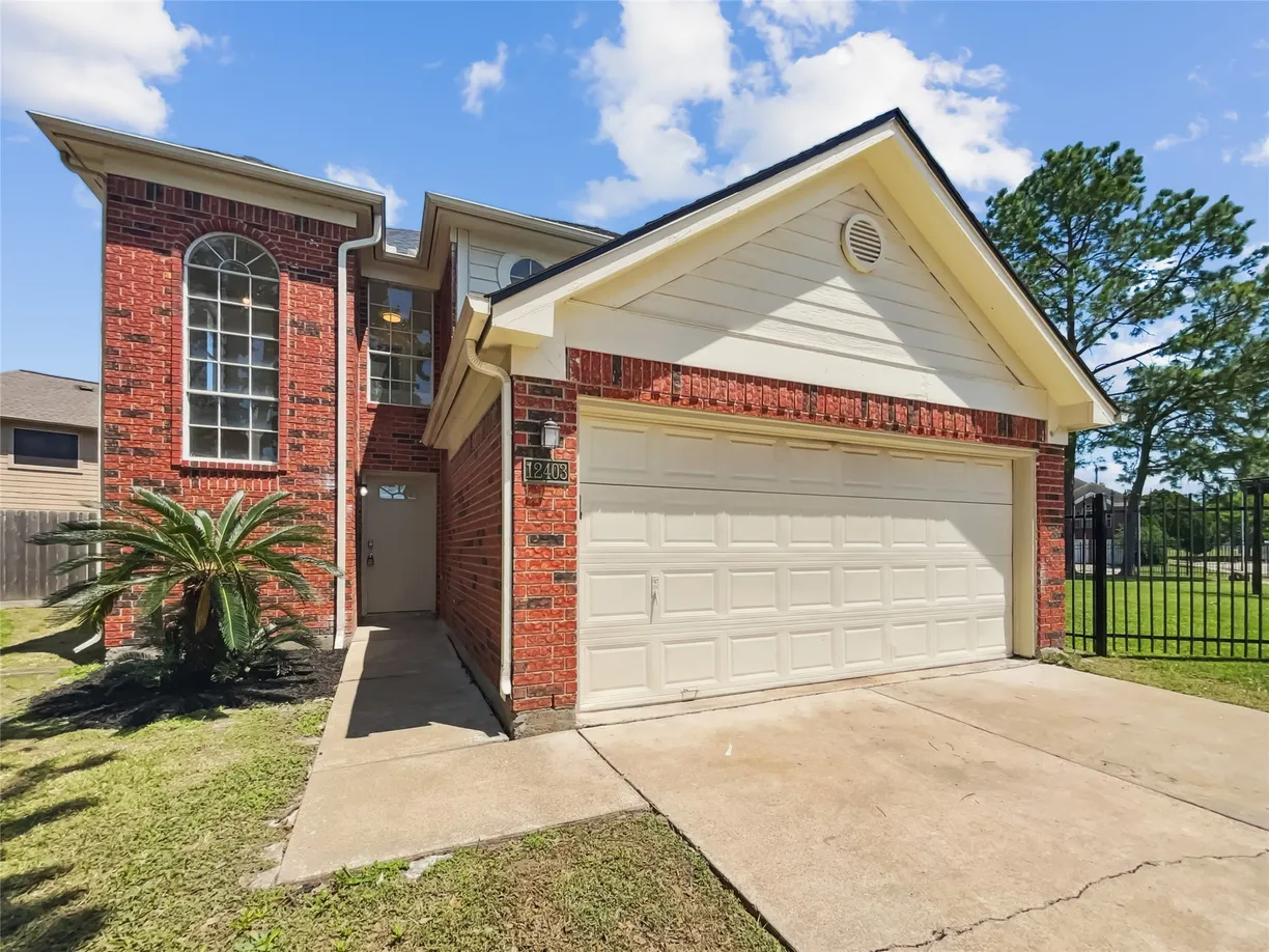 Houston Real Estate | View 12403 Settle Drive | 3 Beds, 2 Baths