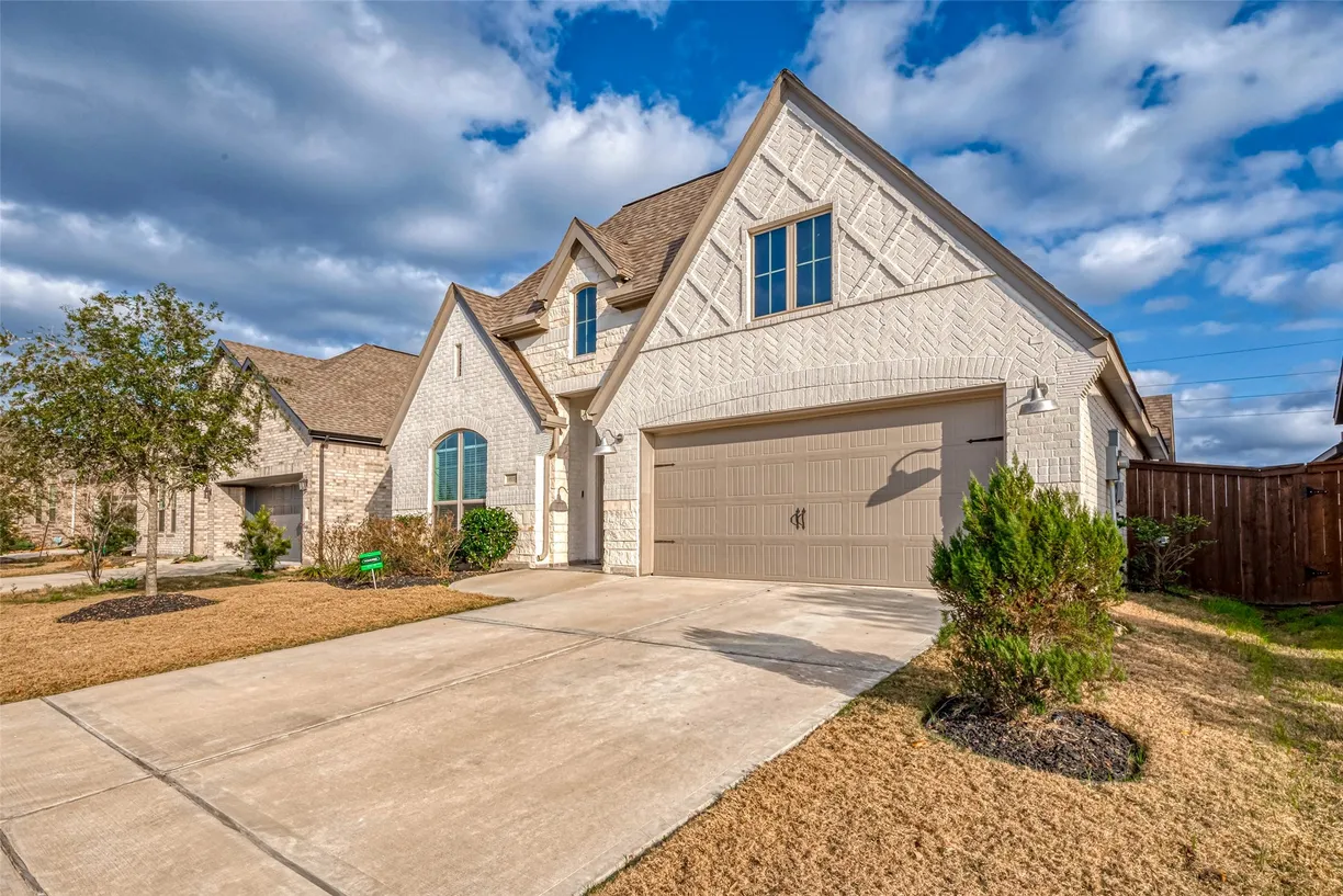Houston Real Estate | View 10119 Maclaren Drive | Listing