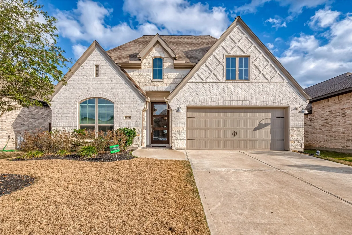 Houston Real Estate | View 10119 Maclaren Drive | 4 Beds, 3 Baths