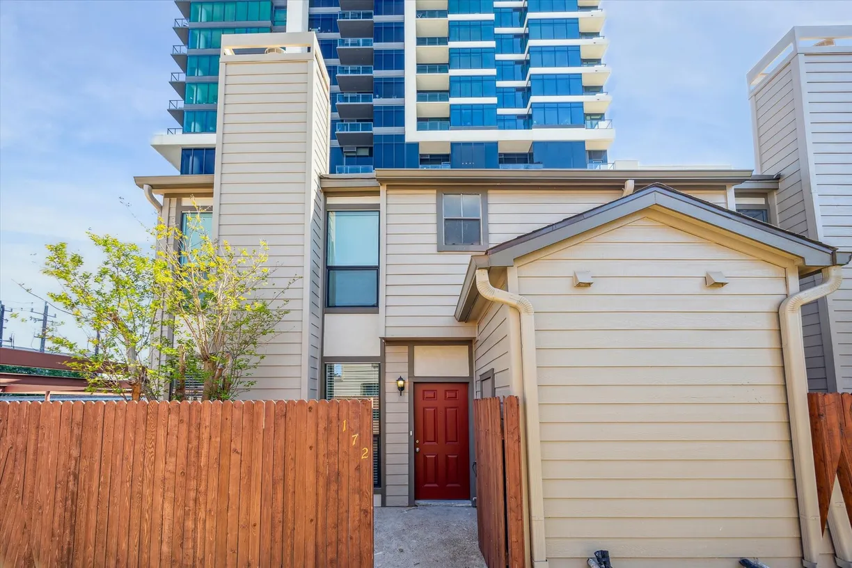 Houston Real Estate | View 1201 Mcduffie Street, 172 | 1 Bed, 1 Bath