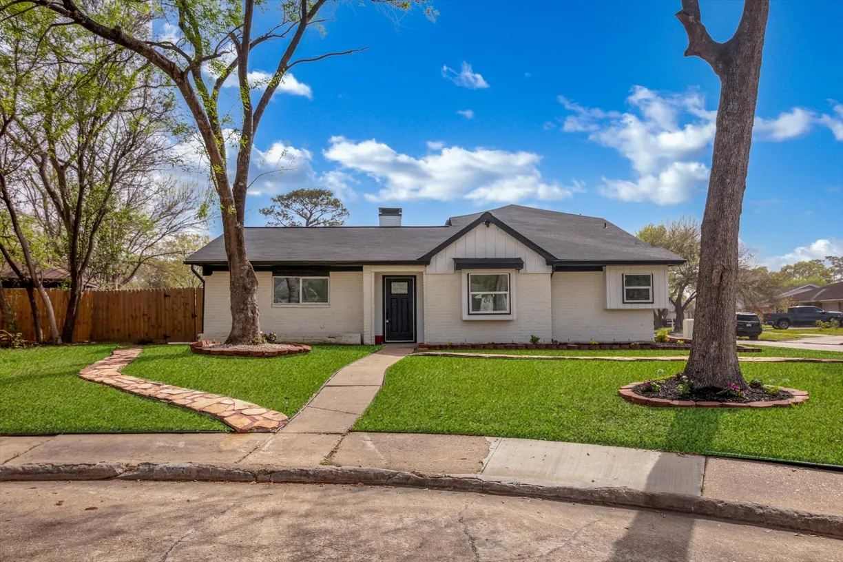 Houston Real Estate | View 13835 Waterville Way | 5 Beds, 3 Baths
