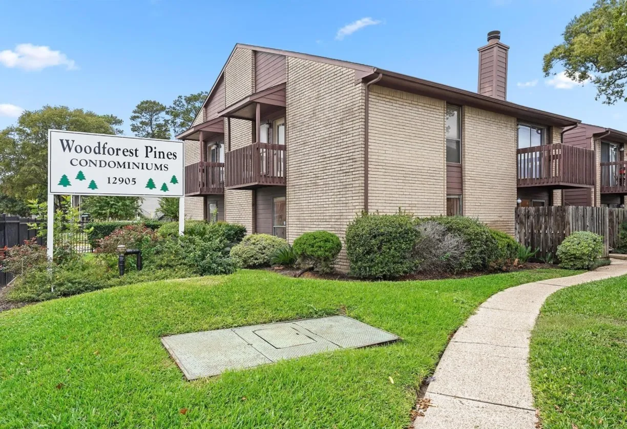 Houston Real Estate | View 12905 Woodforest Boulevard, 104 | 2 Beds, 2 Baths
