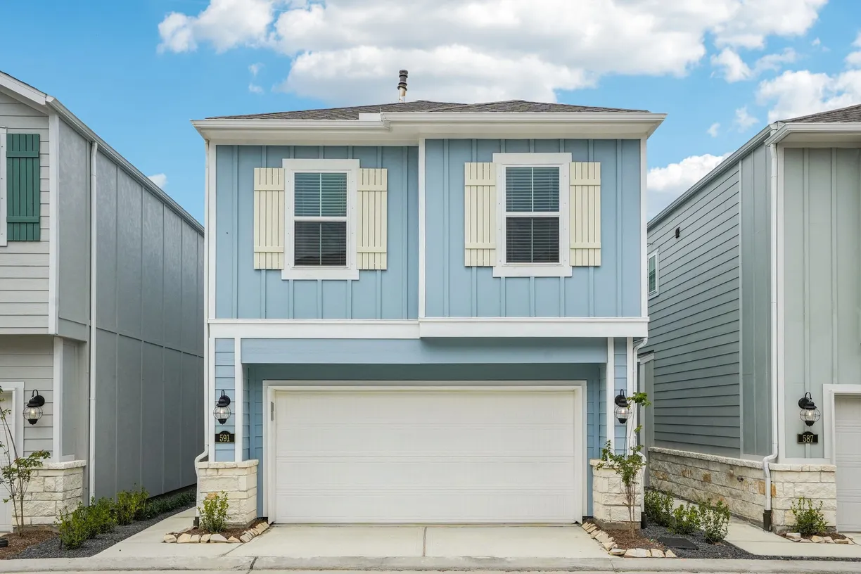 Houston Real Estate | View 591 Avisa Drive | 3 Beds, 2 Baths