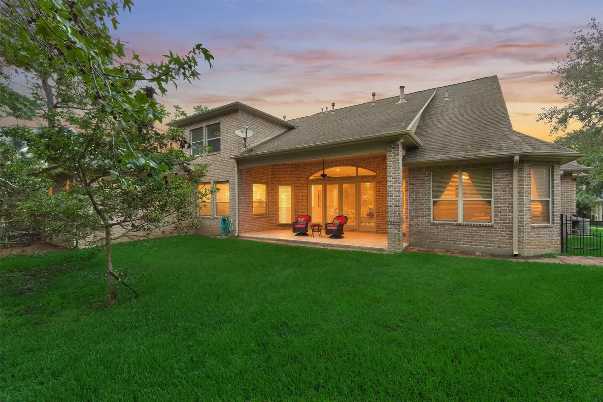 Houston Real Estate | View 87 W Shore Drive | Listing