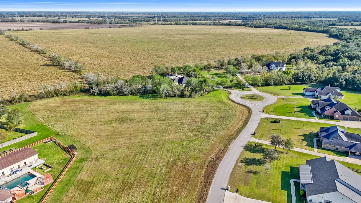 Houston Real Estate | View 4918 Brazos Lakes Drive | Listing