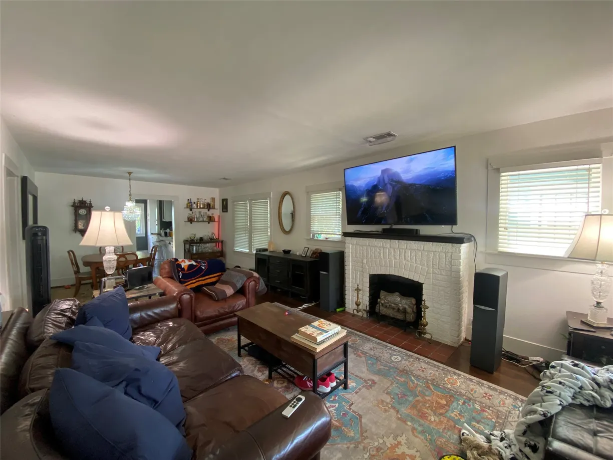Houston Real Estate | View 838 Key Street | Listing