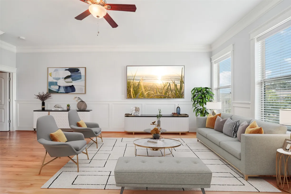 Houston Real Estate | View 2802 Morrison Street, 203 | 2 Beds, 1 Bath