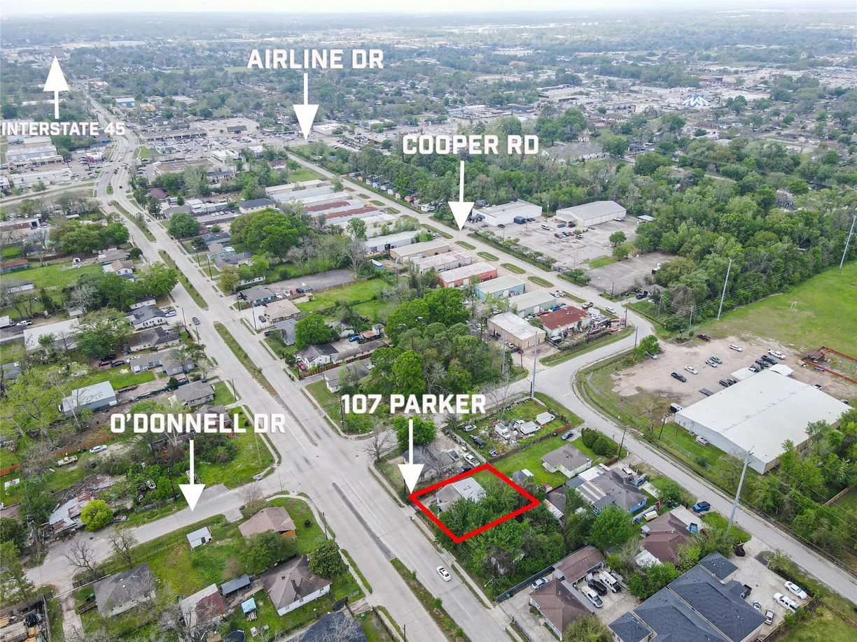 Houston Real Estate | View 107 Parker Road | 3 Beds, 2 Baths