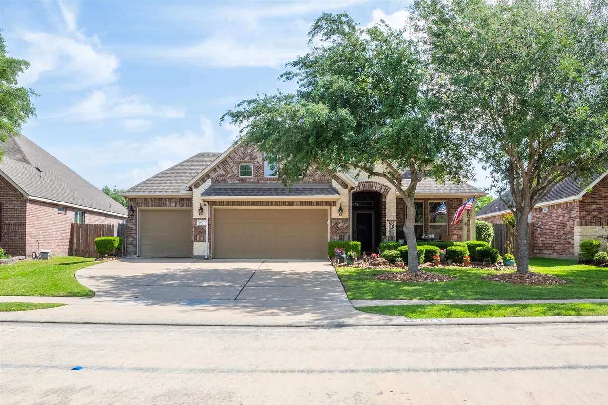 Houston Real Estate | View 2807 Spencer Court | Listing