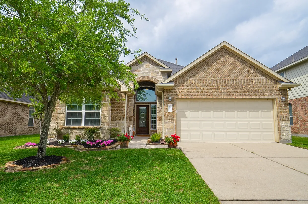 Houston Real Estate | View 1219 Maple Ace Dr | 3 Beds, 2 Baths