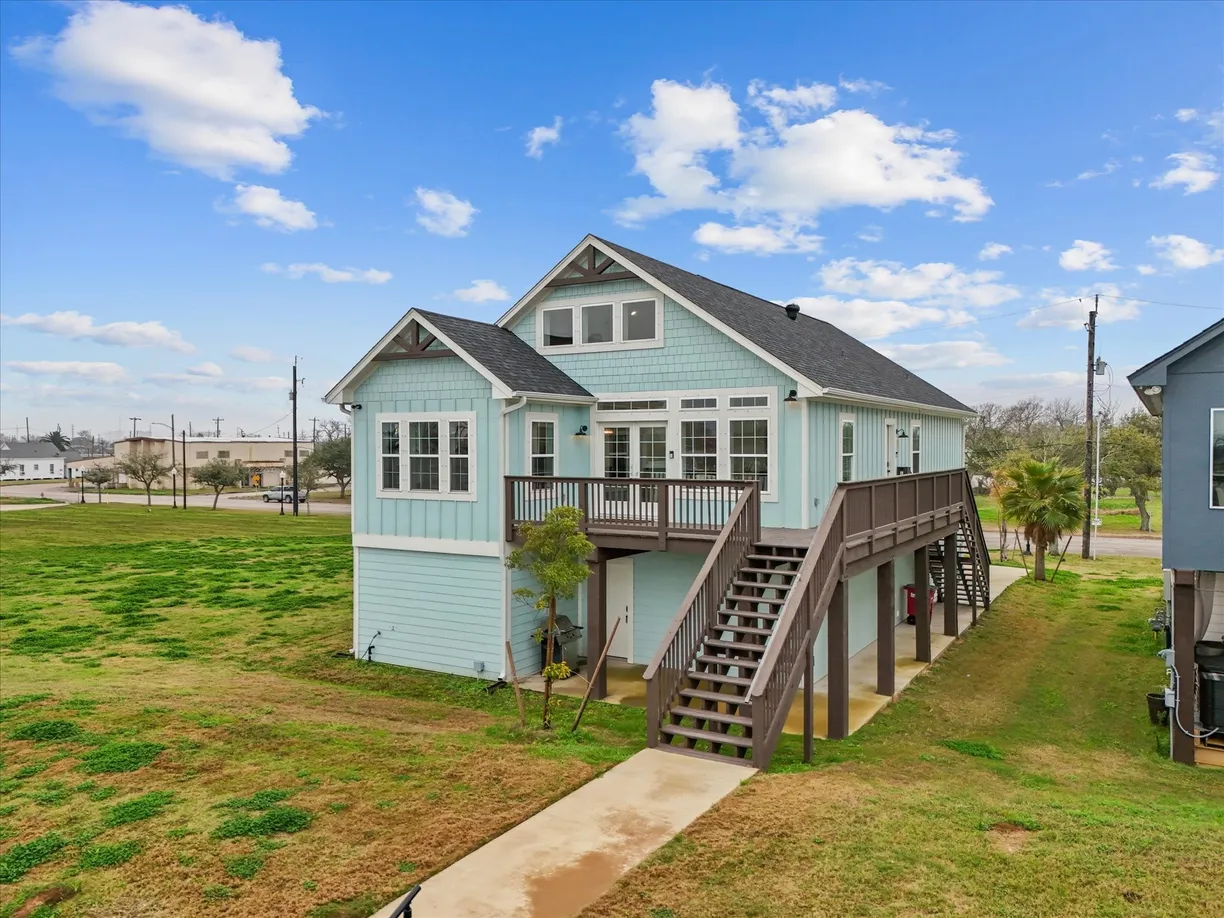 Houston Suburbs Real Estate | View 822 W 2nd Street | Listing