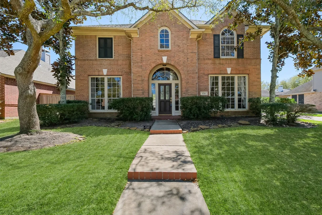 Houston Suburbs Real Estate | View 1114 SUMMER BROOK | 4 Beds, 2 Baths