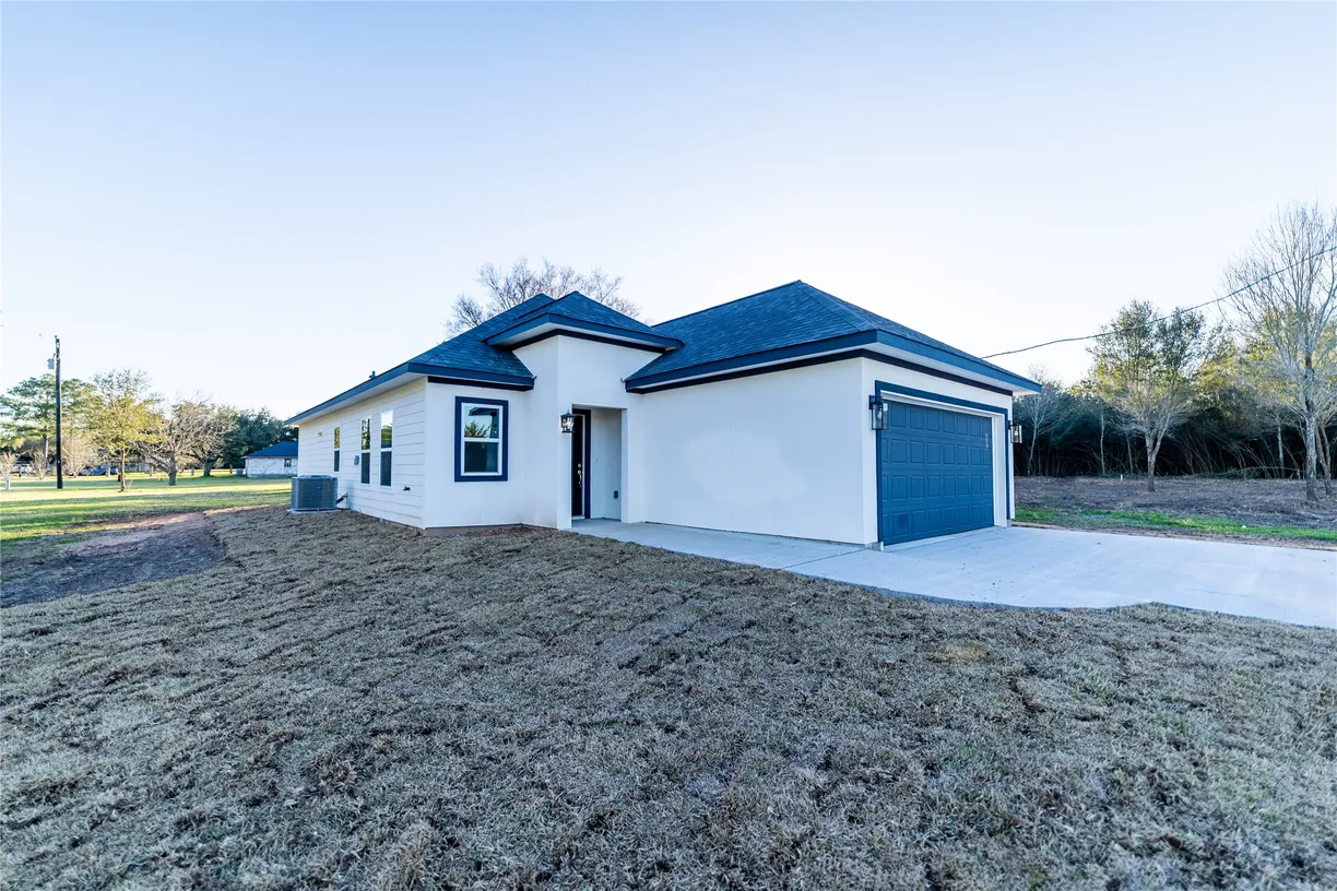 Houston Suburbs Real Estate | View 519 Marigold Drive | 3 Beds, 2 Baths