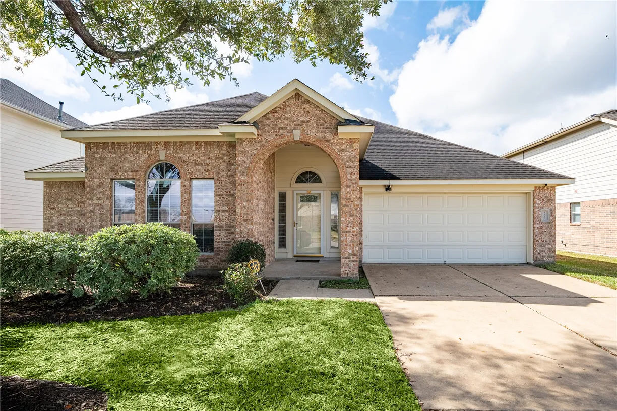 Houston Suburbs Real Estate | View 1230 Shirleen Drive | 4 Beds, 2 Baths