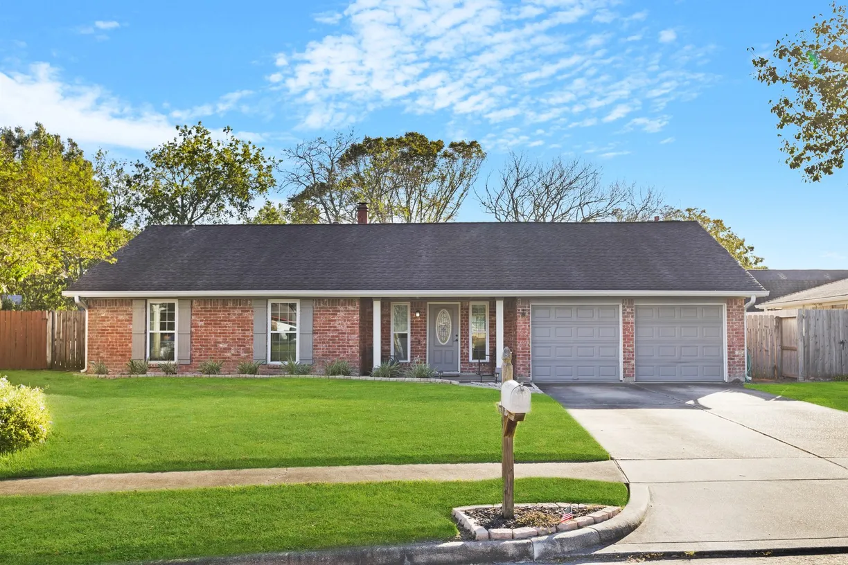 Houston Real Estate | View 1924 Crooked Creek Lane | 4 Beds, 2 Baths