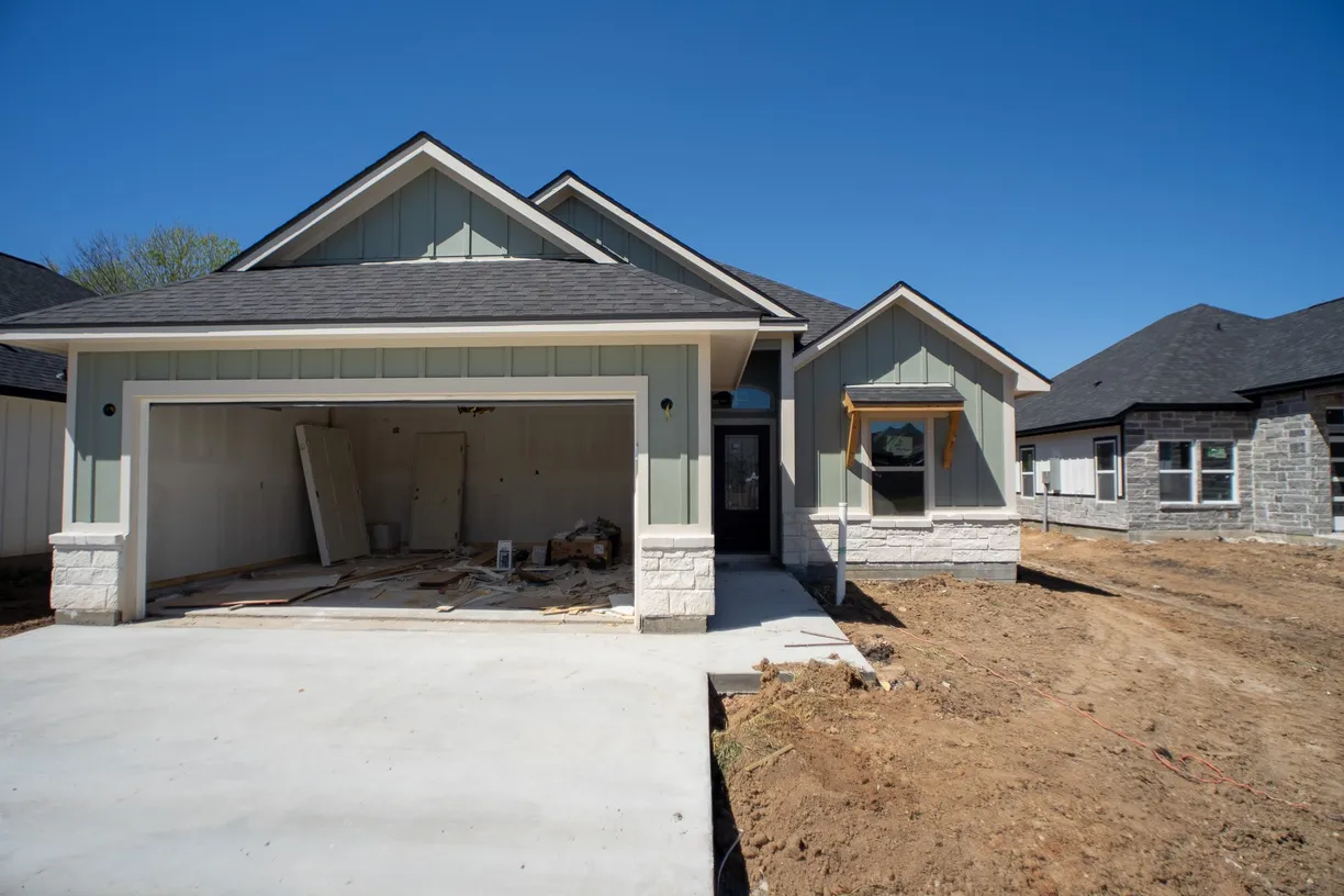 Houston Suburbs Real Estate | View 2581 Dove Crossing | 4 Beds, 2 Baths