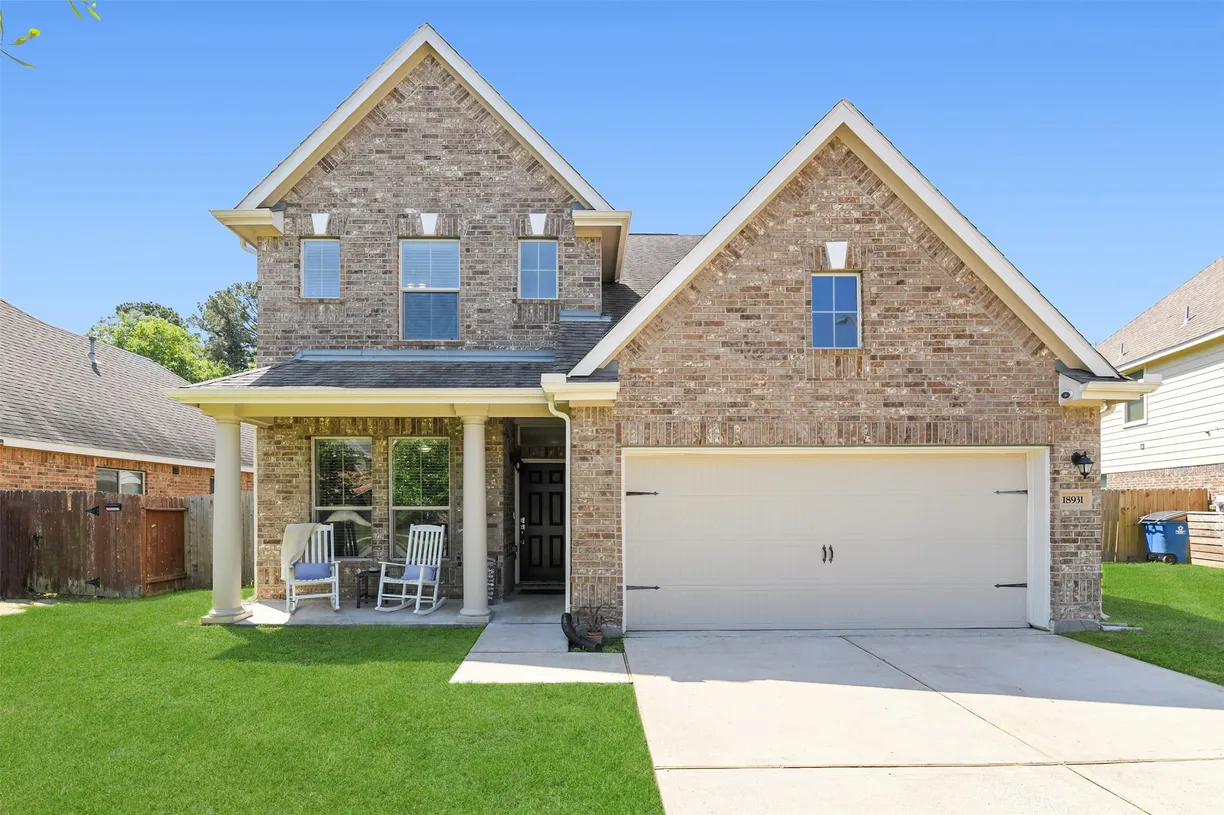 Houston Real Estate | View 18931 S Sapling Oaks Place | 4 Beds, 3 Baths