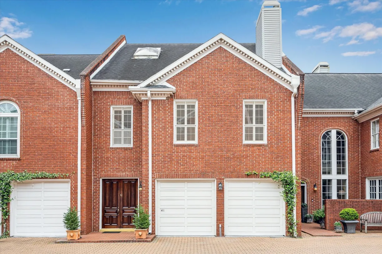 Houston Real Estate | View 2902 West Lane Drive, C | 2 Beds, 2 Baths
