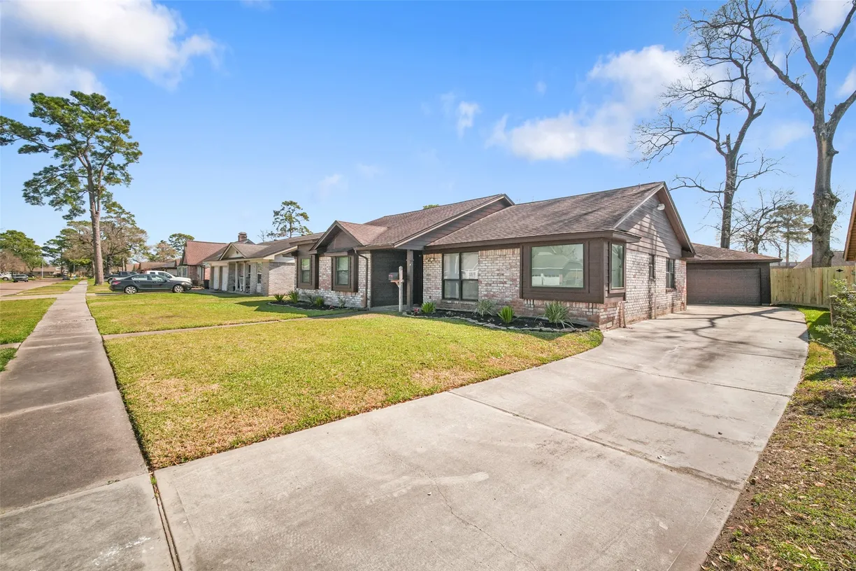 Houston Real Estate | View 14422 Roundstone Ln Lane | Listing