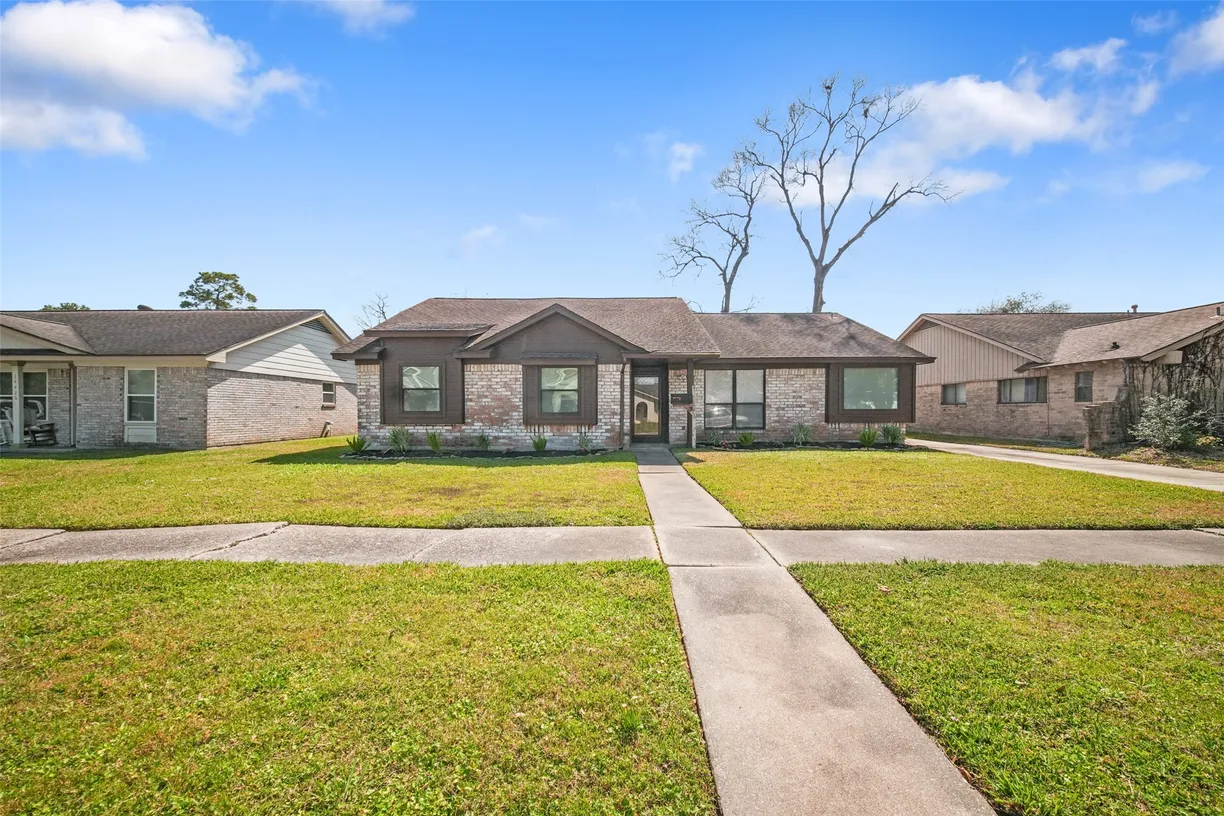 Houston Real Estate | View 14422 Roundstone Ln Lane | 3 Beds, 2 Baths