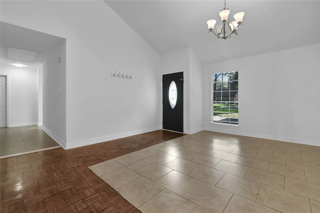 Houston Real Estate | View 2166 Tree Lane | Listing
