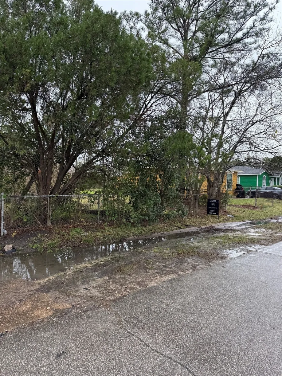 Houston Real Estate | View 10410 Munn Street | Listing