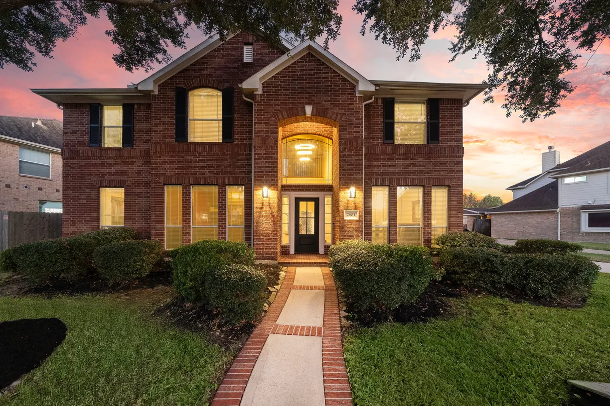 Houston Real Estate | View 2604 Westerlake Drive | 4 Beds, 3 Baths